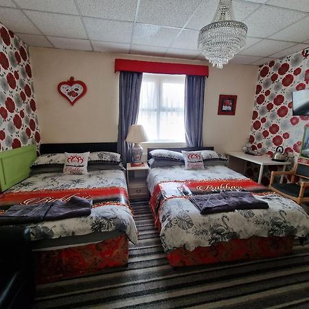 Bukhari Hotel Blackpool Bagian luar foto