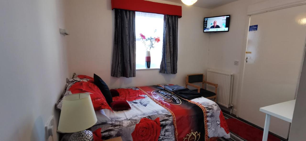Bukhari Hotel Blackpool Bagian luar foto