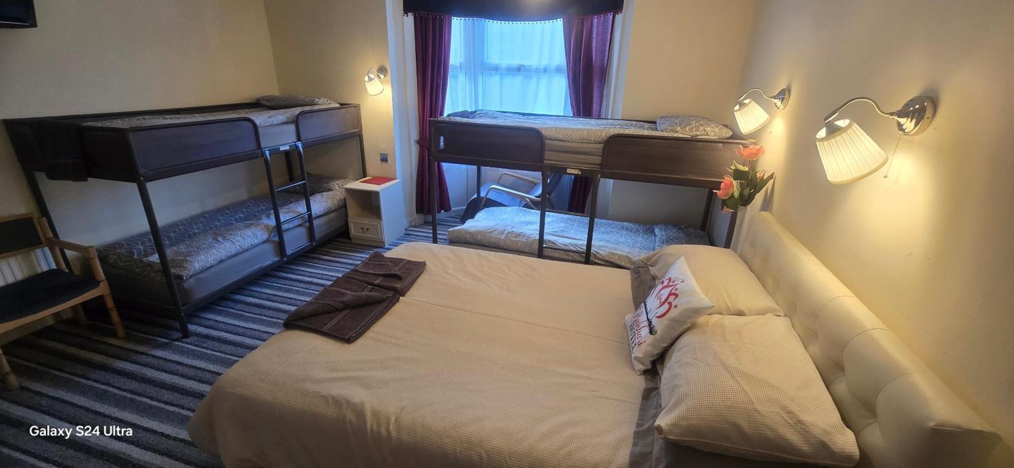 Bukhari Hotel Blackpool Bagian luar foto