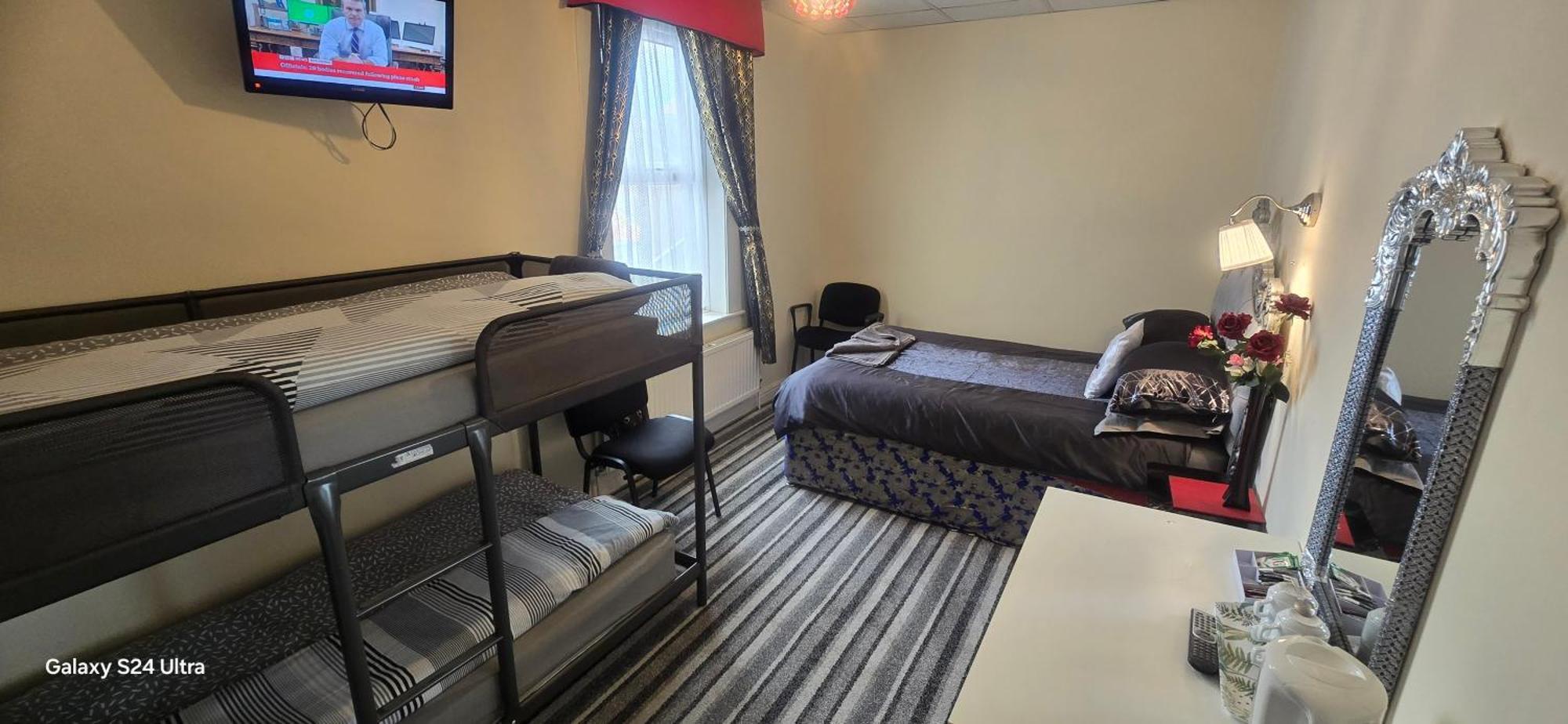 Bukhari Hotel Blackpool Bagian luar foto