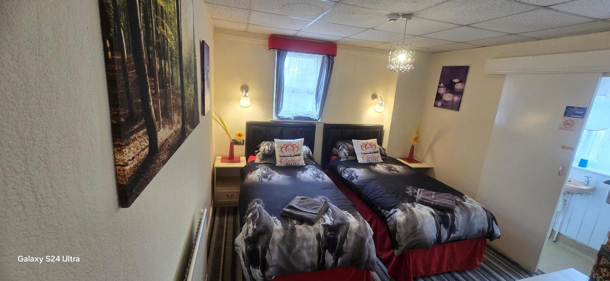 Bukhari Hotel Blackpool Bagian luar foto