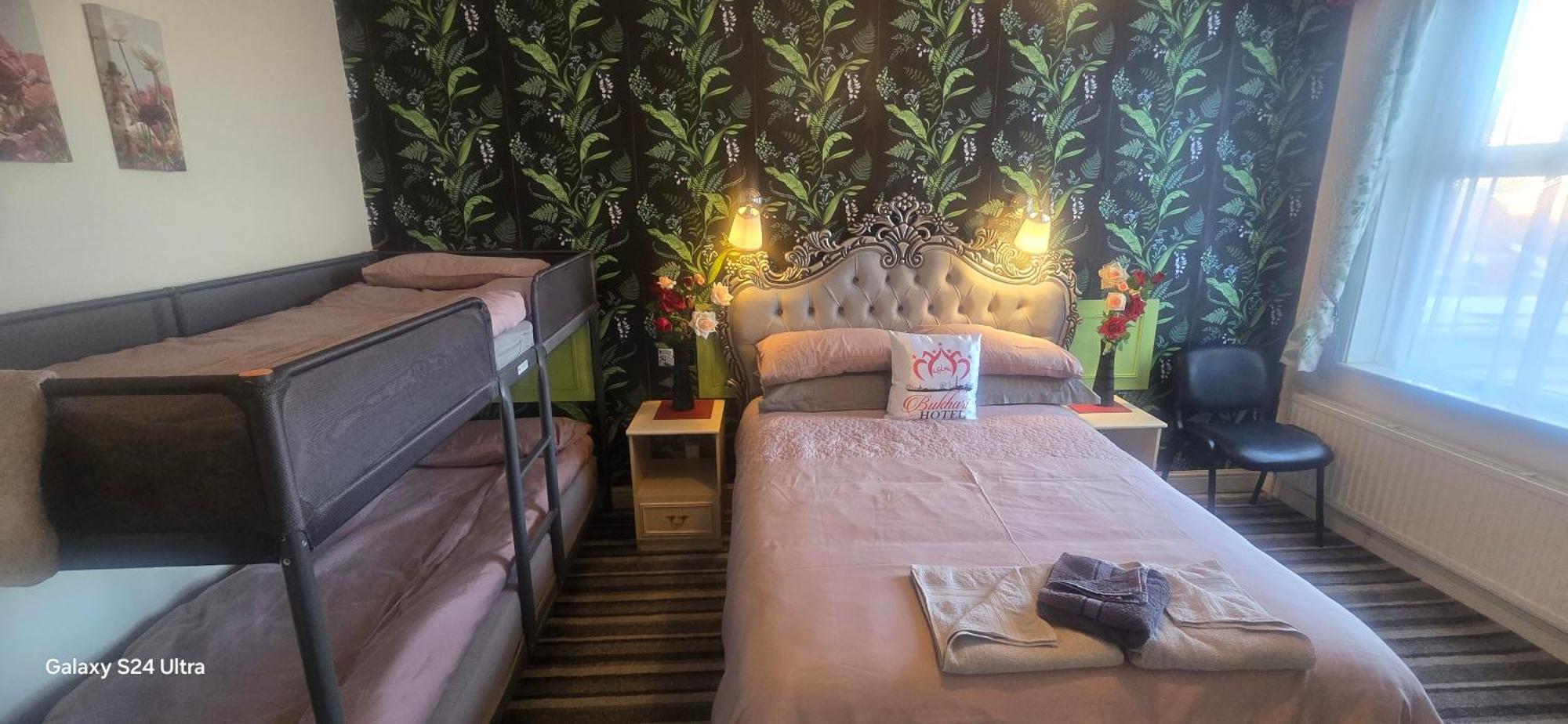 Bukhari Hotel Blackpool Bagian luar foto
