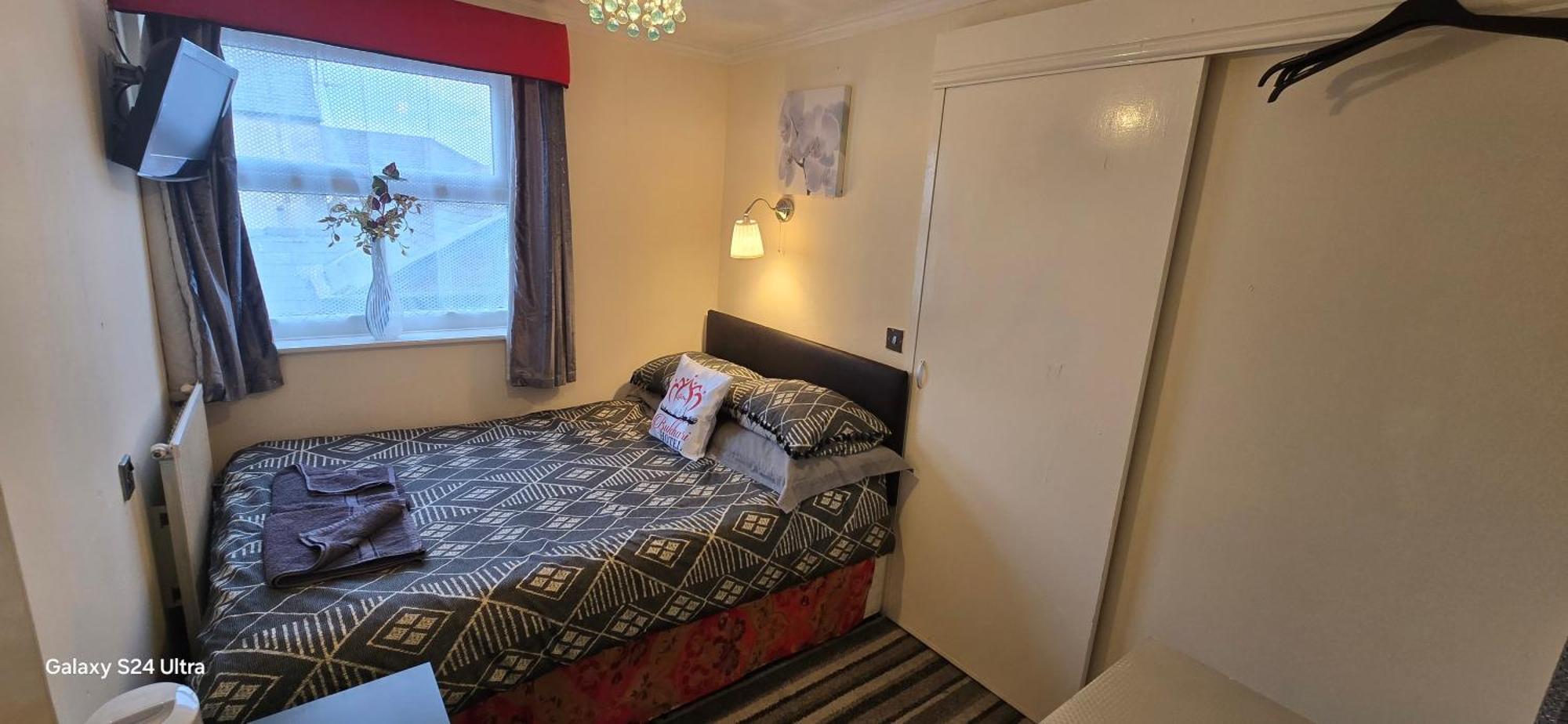 Bukhari Hotel Blackpool Bagian luar foto