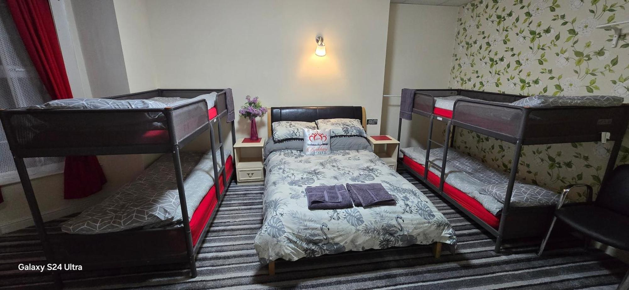 Bukhari Hotel Blackpool Bagian luar foto