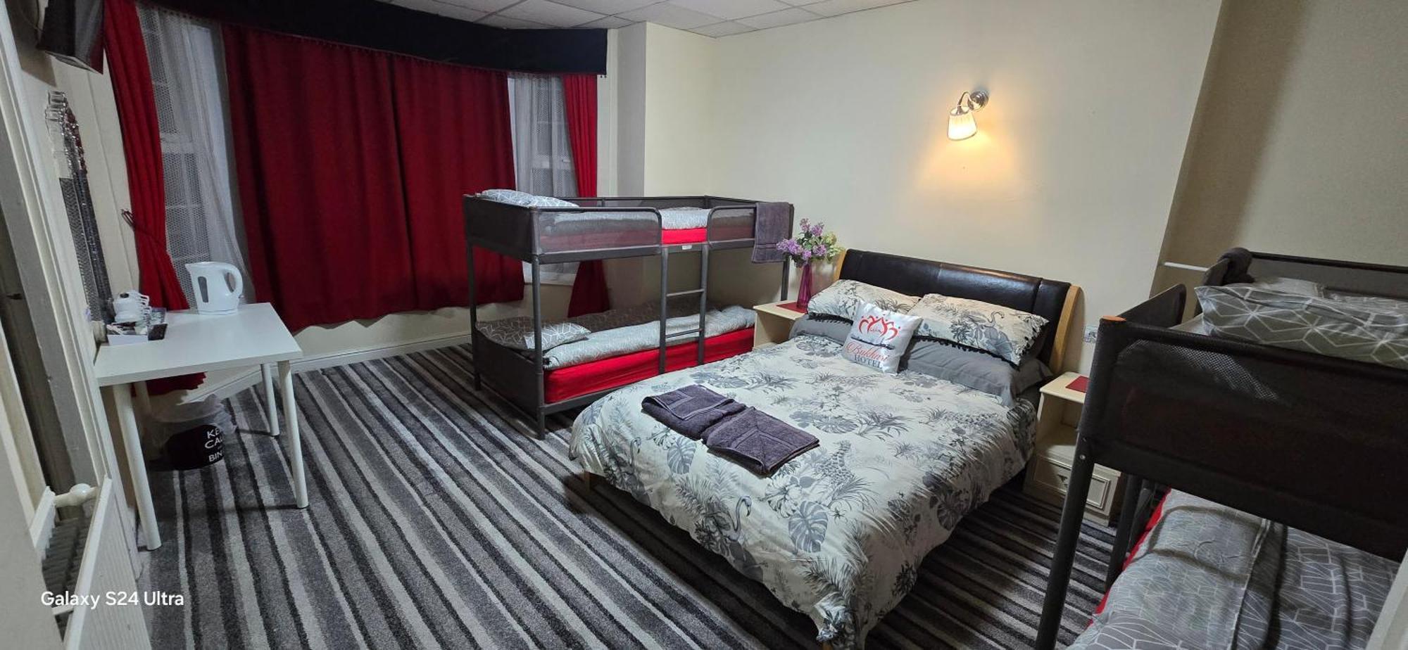 Bukhari Hotel Blackpool Bagian luar foto